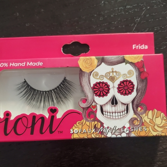 LOT OF 12 False Eyelashes- NIB - Picture 6 of 13